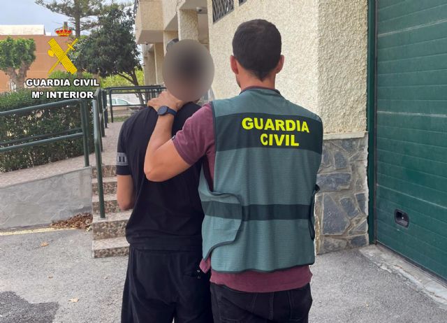 La Guardia Civil desmantela un grupo delictivo que cometía atracos en Santomera