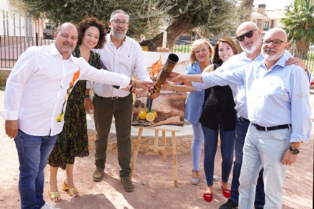 El limón, protagonista del cartel anunciador de la salida del Fuego Sagrado de Carthagineses y Romanos desde Santomera