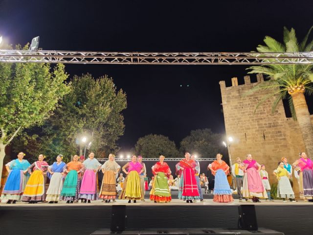 El Grupo de Coros y Danzas lleva hasta Mallorca el folklore santomerano